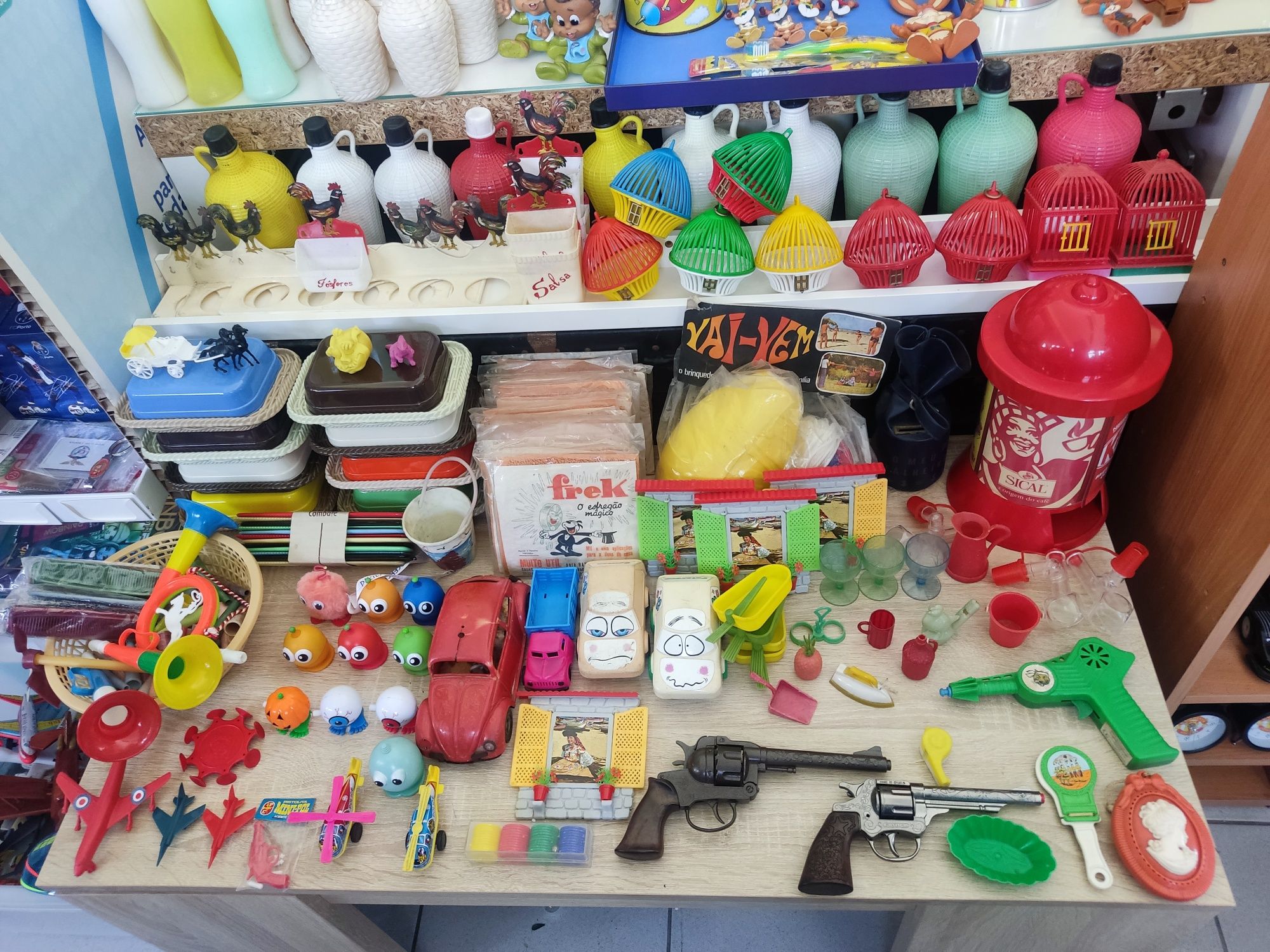 Brinquedos e plásticos portuguêses