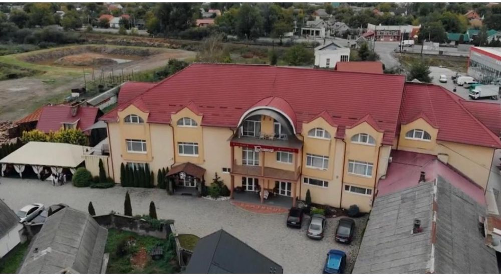 Готель Близниці торгово розважальний комплекс