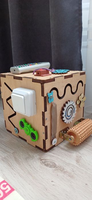 Продам Бізі Куб дитячий