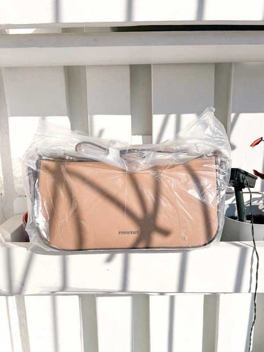 Nowa z metkami beżowa skórzana torebka na ramię old money Puccini