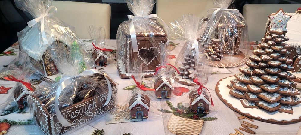 Male domki z piernika na kubek