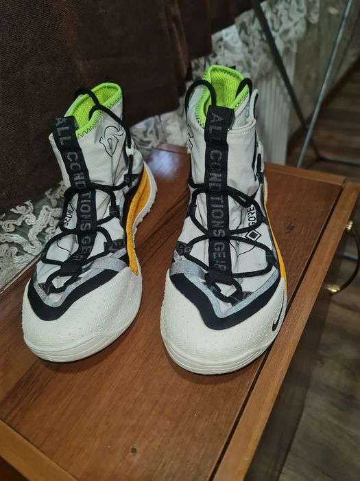 Кроссовки Nike почти новые