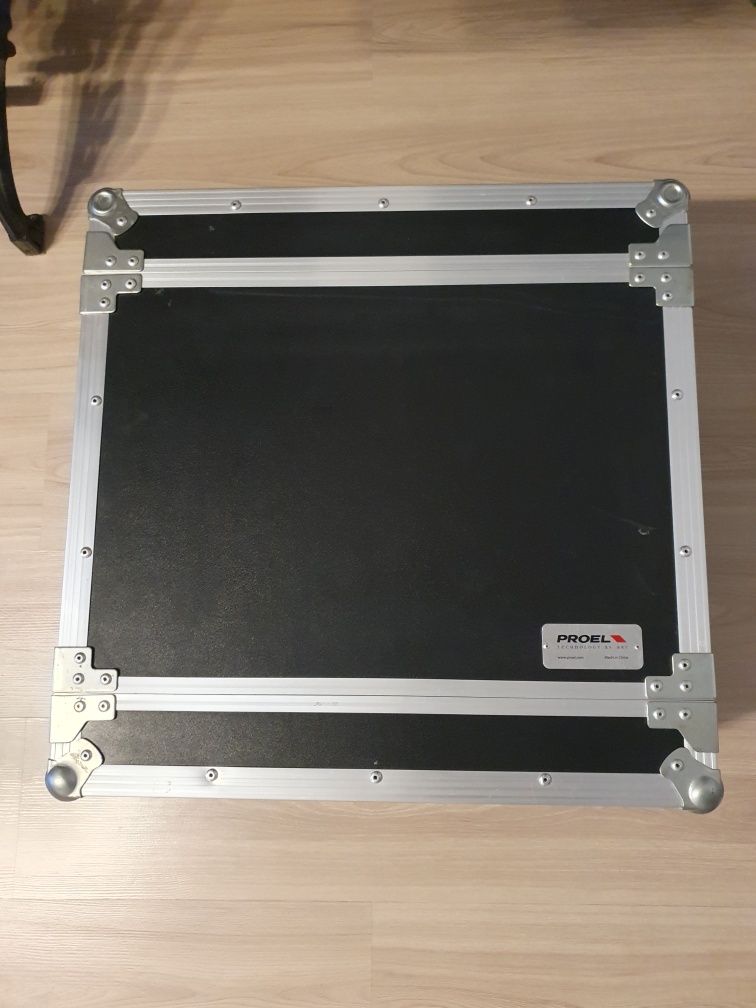 Line 6 Pod X3 Pro Wzmacniacz gitarowy Modeler Rack + case