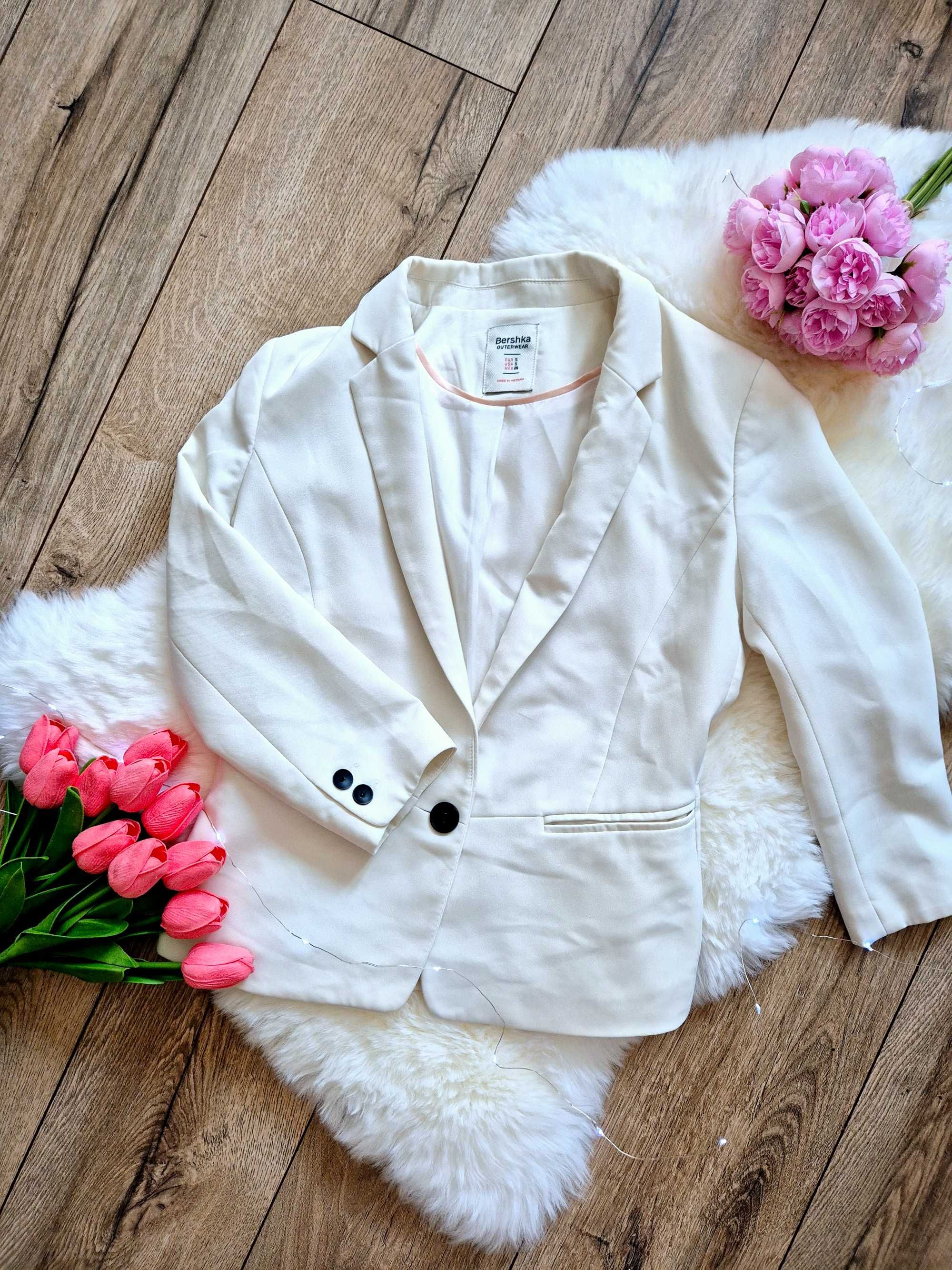marynarka damska Bershka S 36 biała kremowa żakiet elegancki