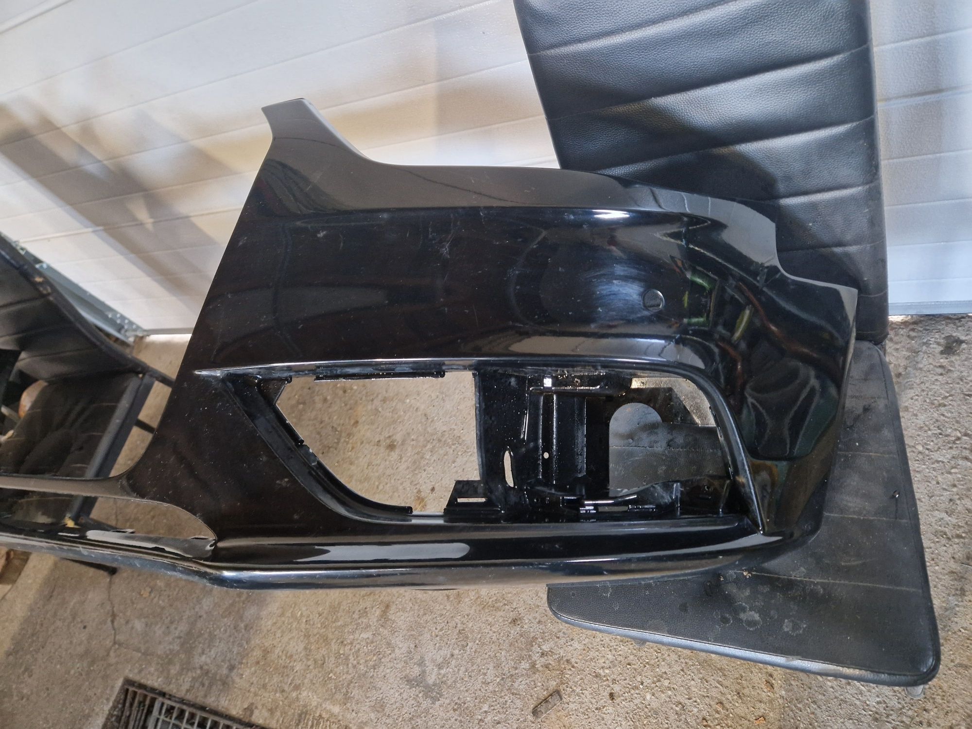 Zderzak a4b8 lift PDC LY9B