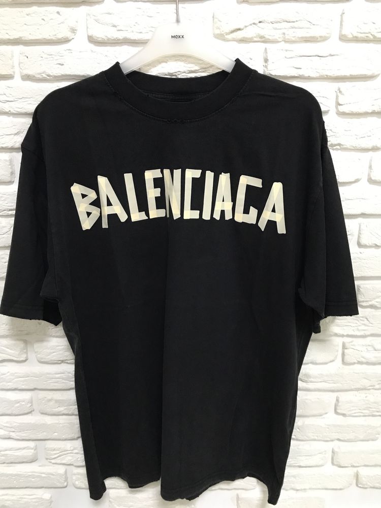 Футболка balenciaga