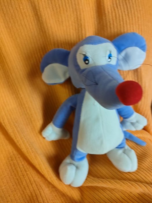 Peluche Ratinho  curioso, usado