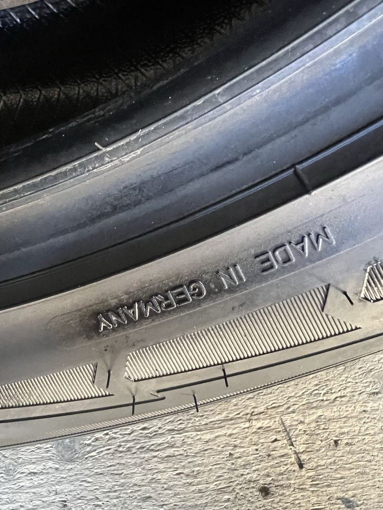 Зимова гума GoodYear Ultragrip 8 Performance 285/45 R20 (коплект 4)