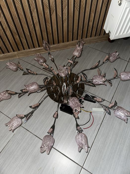 Люстра в идеальном состоянии