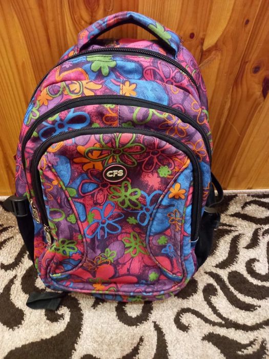 продам дитячій портфель,з ортопедичною спинкою