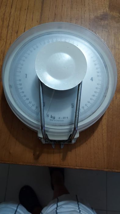 Balança cozinha parede