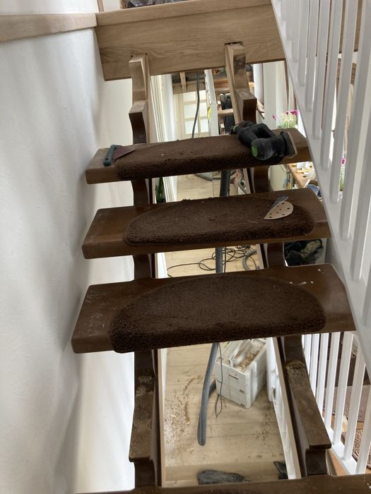 Kompleksowa Renowacja i Naprawa Schodów Drewnianych