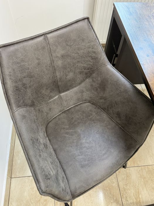 Krzesla tapicerowane