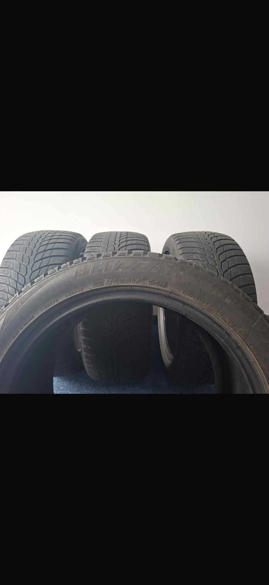 Opony zimowe Blizzak 235/45R17