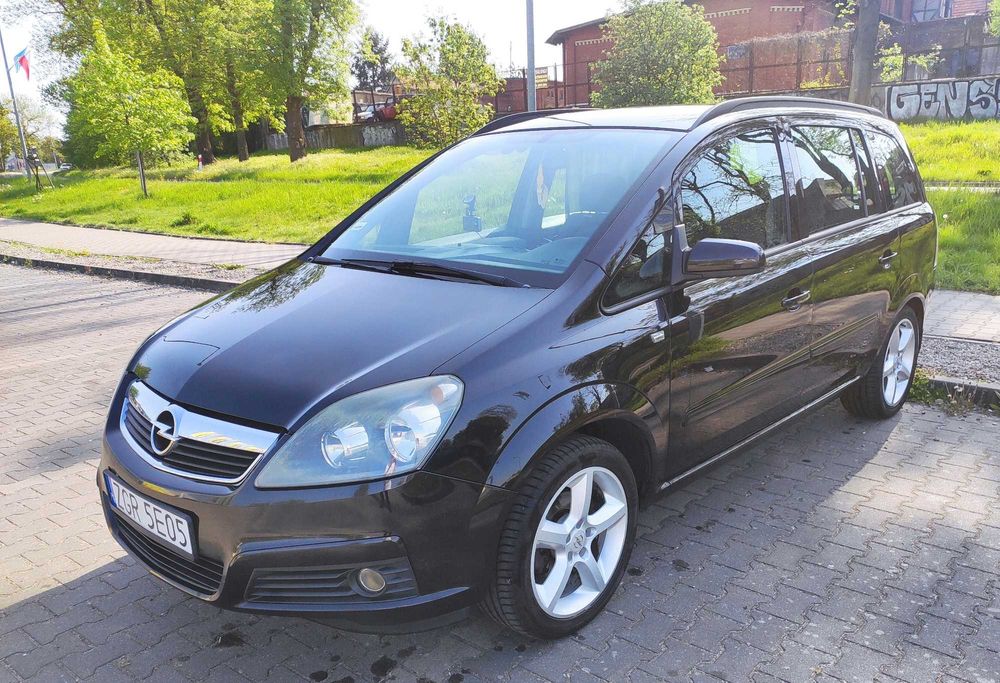 Opel Zafira B rok 2005, benzyna 1,8. Auto 7 osobowe.