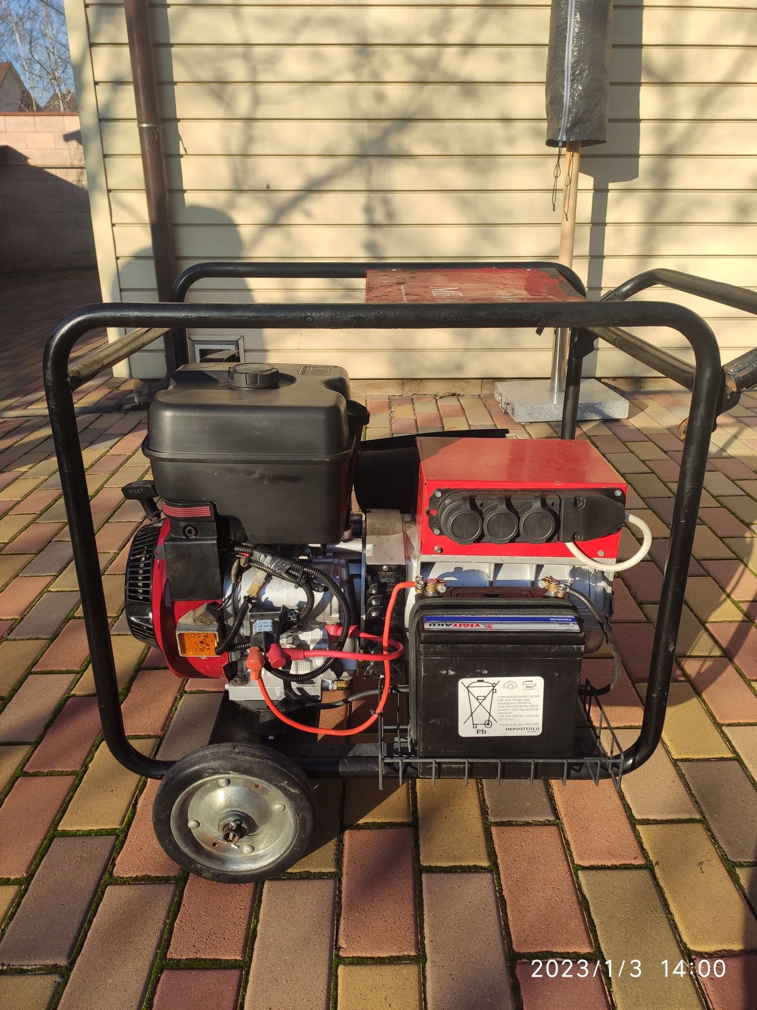 Продам генератор  4-5 кВт.  BRIGGS & STRATTON