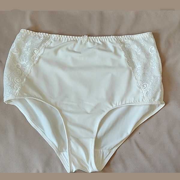 Труси еластичні молочного кольору Esmara XXL 52р54р