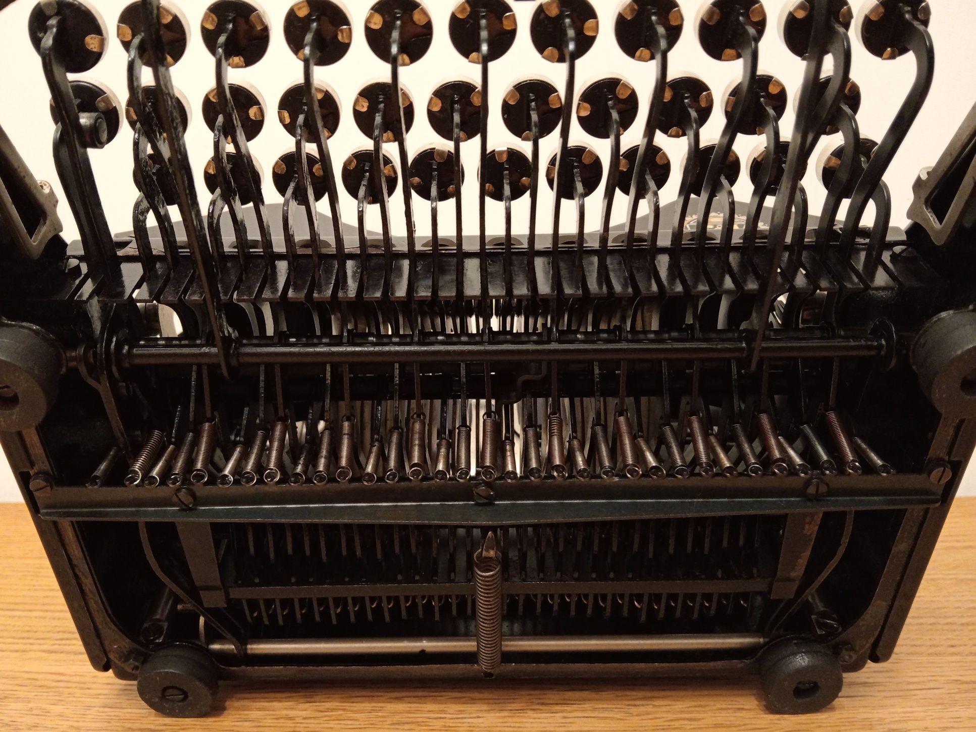 1928 Erika 4 przedwojenna maszyna do pisania, sprawna, polska czcionka