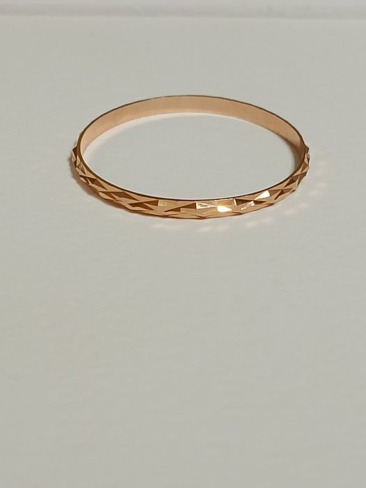 Обручальное кольцо с алмазной гранью 585 пробы. Размер- 22 .