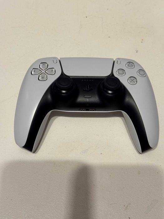 Playstation 5 z napędem + Pad + akcesoria i pudelko