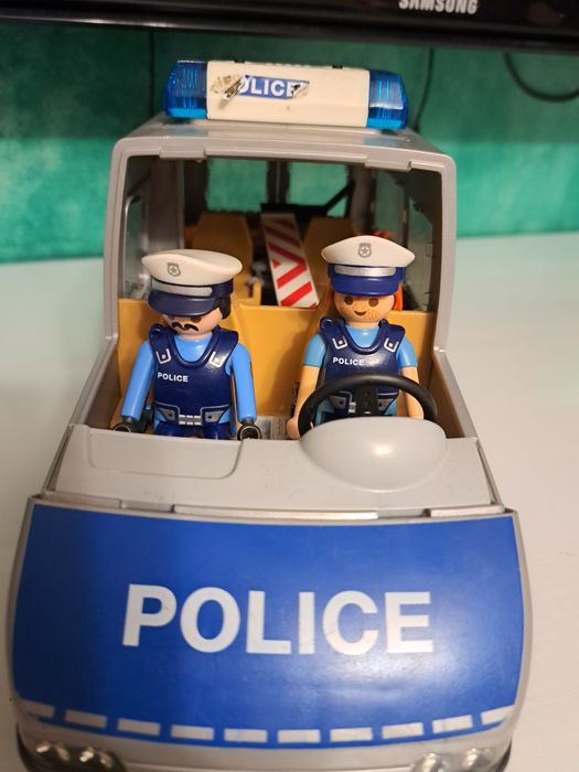 Playmobil City Action Radiowóz z blokadą drogową
