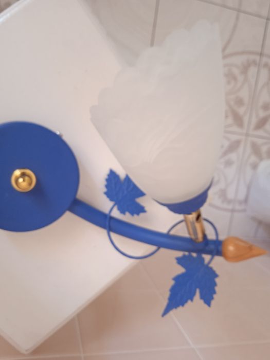 Lampa oświetleniowa ścienno-sufitowa z 2 kloszami mlecznymi