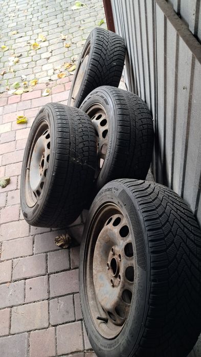 Felgi r16 metalowe z oponami zimowymi