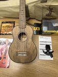 Ukulele z akcesoriami - jak nowe