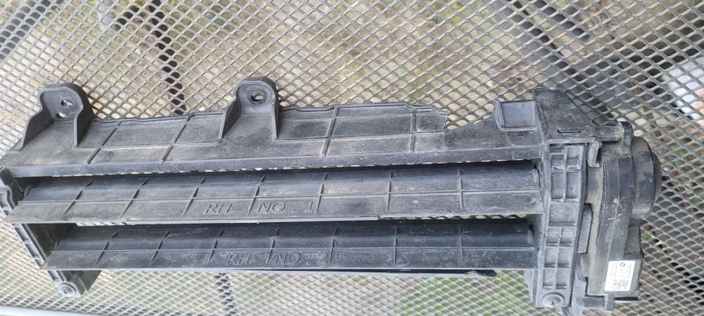 Hyundai tucson żaluzja kierownica powietrza prawa