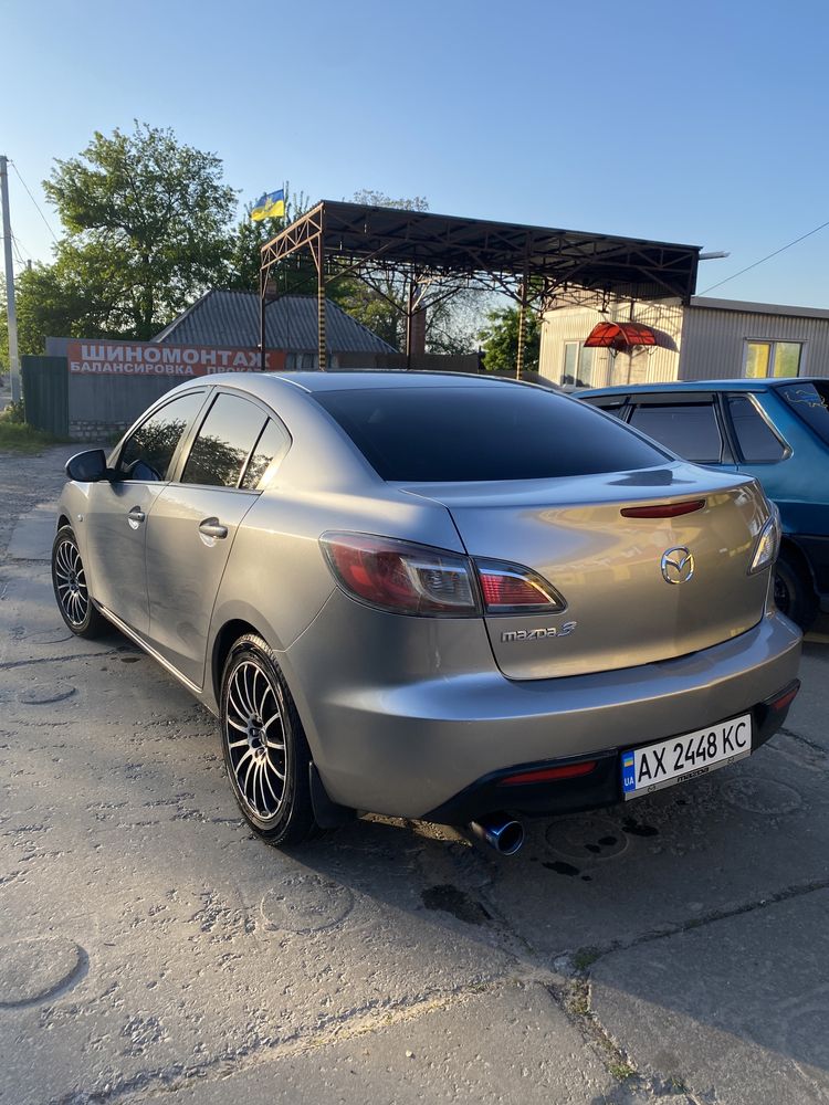 Продам Mazda 3 bl 2010