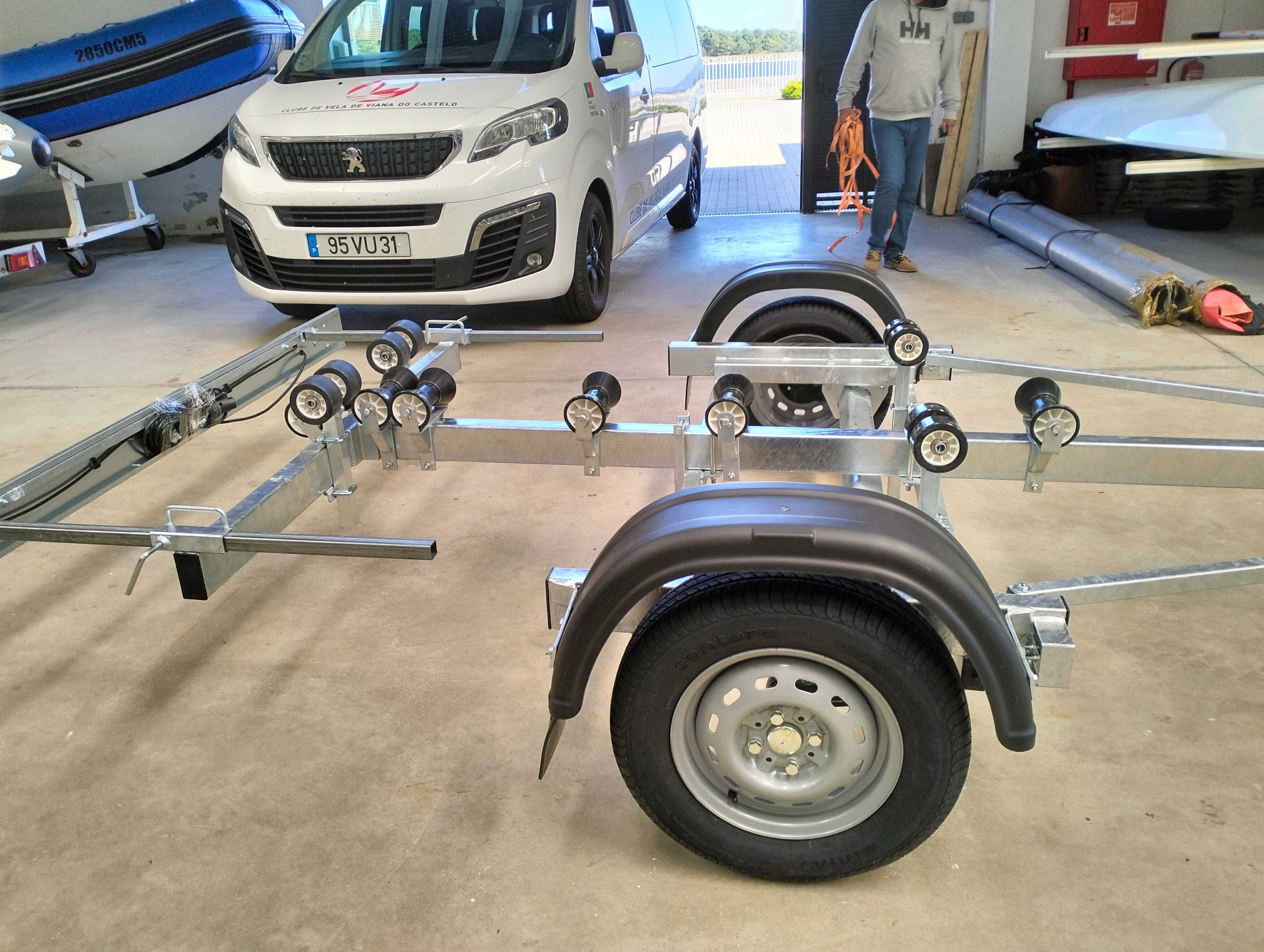 Atrelado para barco