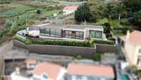 Casa T3 em Madeira de 340,00 m2