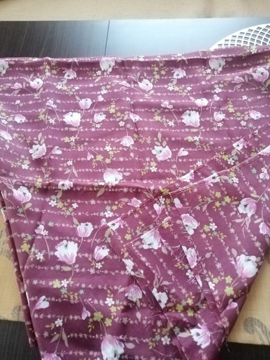 Kuponiki  materiału 70x76 cm., 160/114 cm.,120/105 cm.