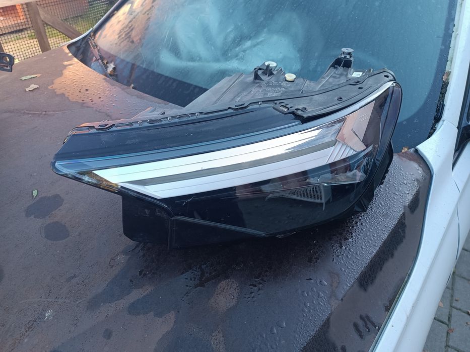 Lampa lewa full LED audi Q4 2021