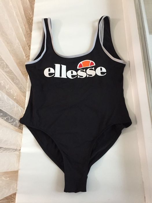 Продам купальник ellesse
