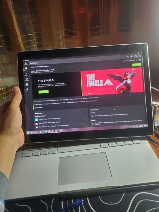 Surface book 2 в ідеальному стані
