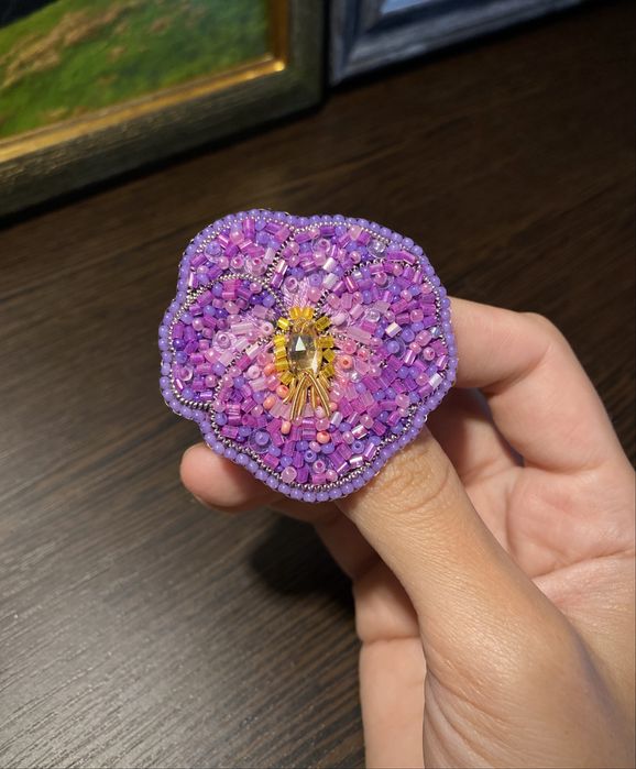 Брошки. Прикраси. Бісерні вироби.