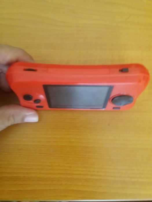 Mini consola portátil com 100 jogos - Gamer Gaming