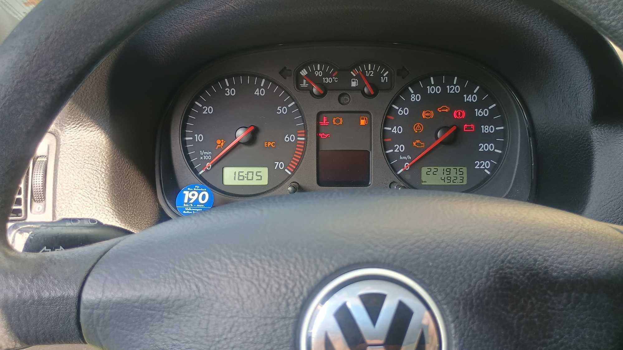 Sprzedam VW Golfa IV generacji 1.4 benz.2002 rok 100% sprawny stan bdb