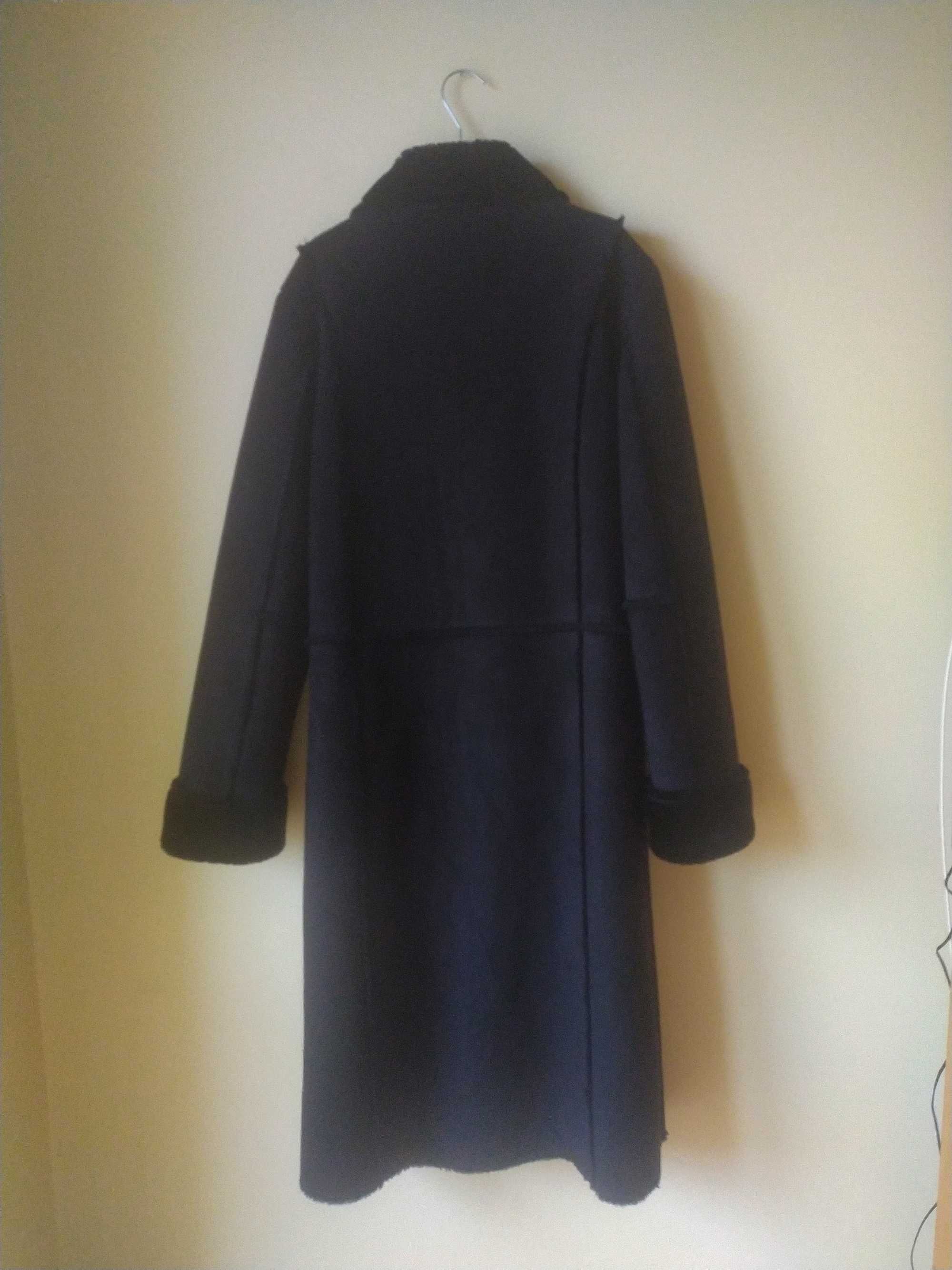 Czarny długi płaszcz /kożuch , rozmiar M/L