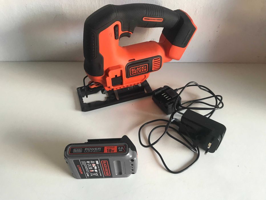 Акумуляторний лобзик BLACK+DECKER BDCJS18 з Англії