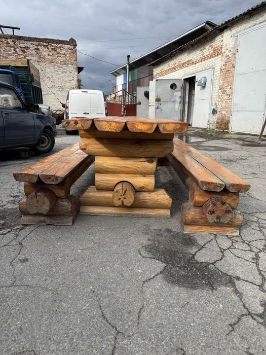 Стіл точаний деревяний