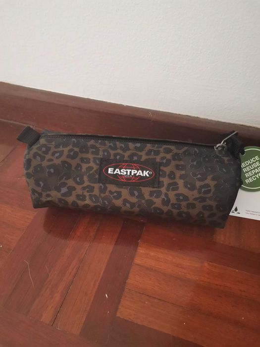 Mochila e estojo da eastpak novos