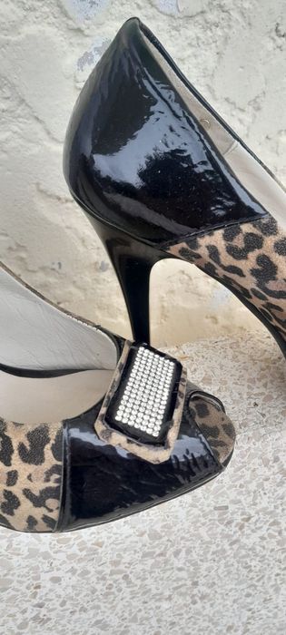 Sapatos senhora  lindosde couro verniz