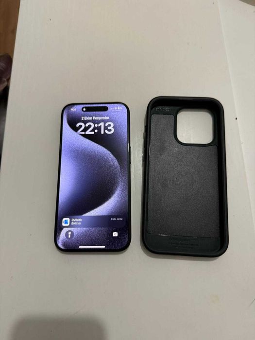 iPhone 15 Pro de 128 GB, Cor Azul, Comprado na iStore (Apple), e uma