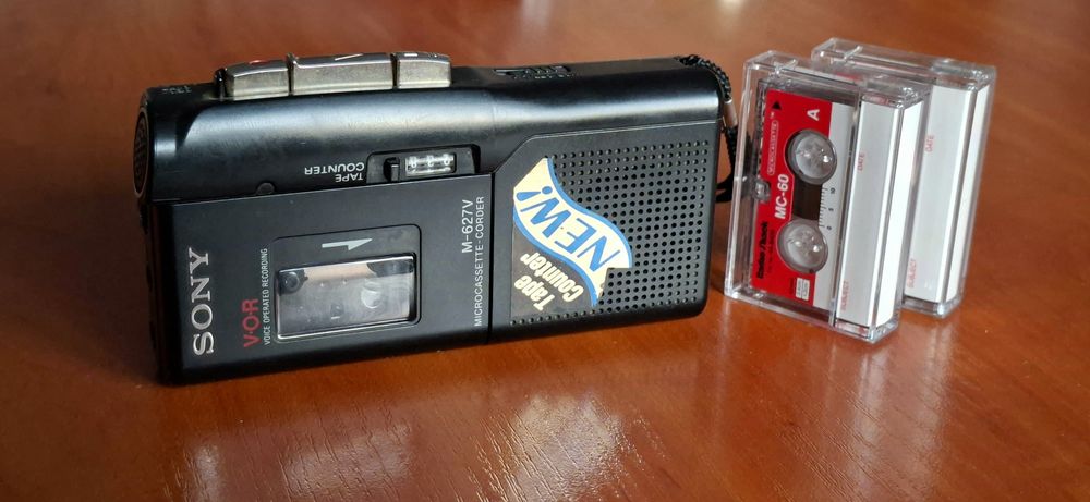 Dyktafon mikro kasetowy SONY M-627V z 2 kasetami.