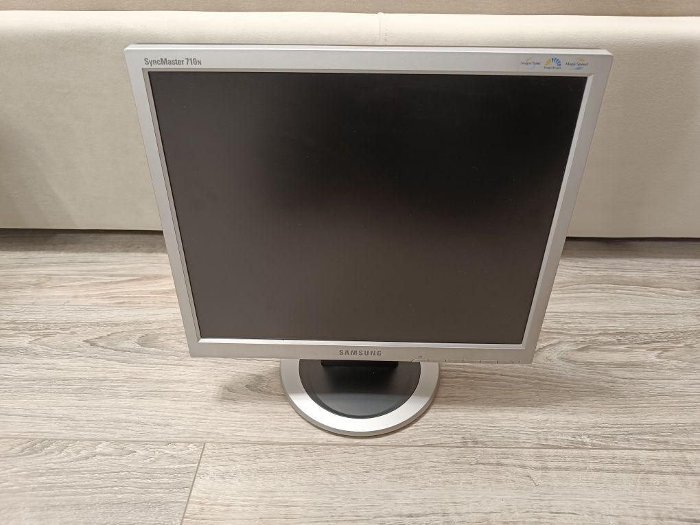 Monitor Samsung SyncMaster 710N 17 cali