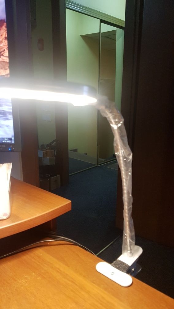 Лампа 2 режима свечения на прищепке.