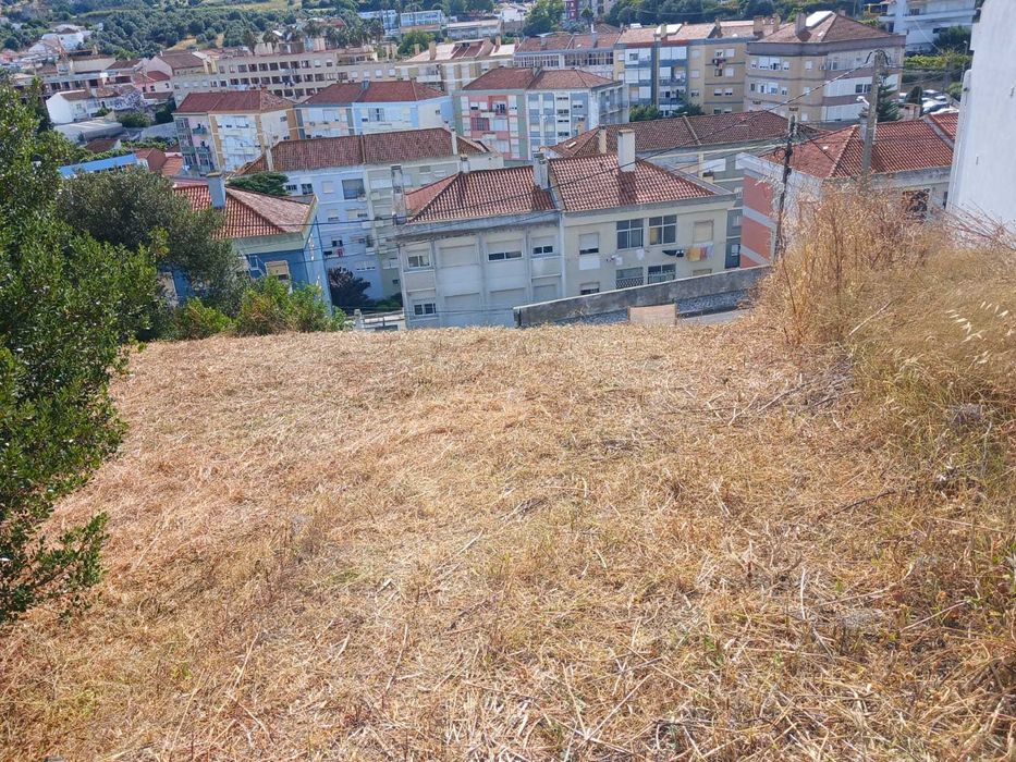 Lote de terreno para construção de vivenda