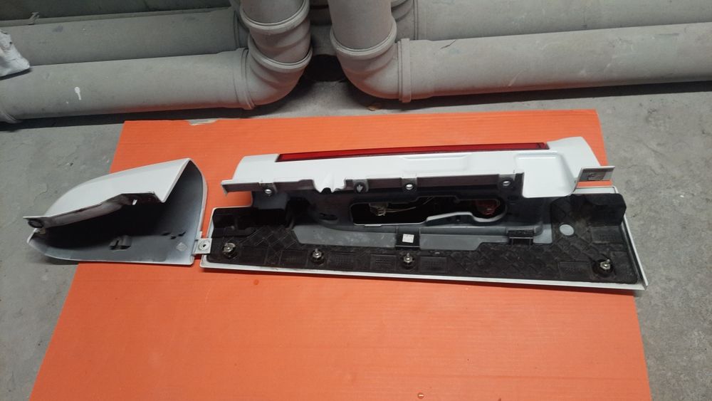 Trafic III vivaro B lampa prawa tył tylna